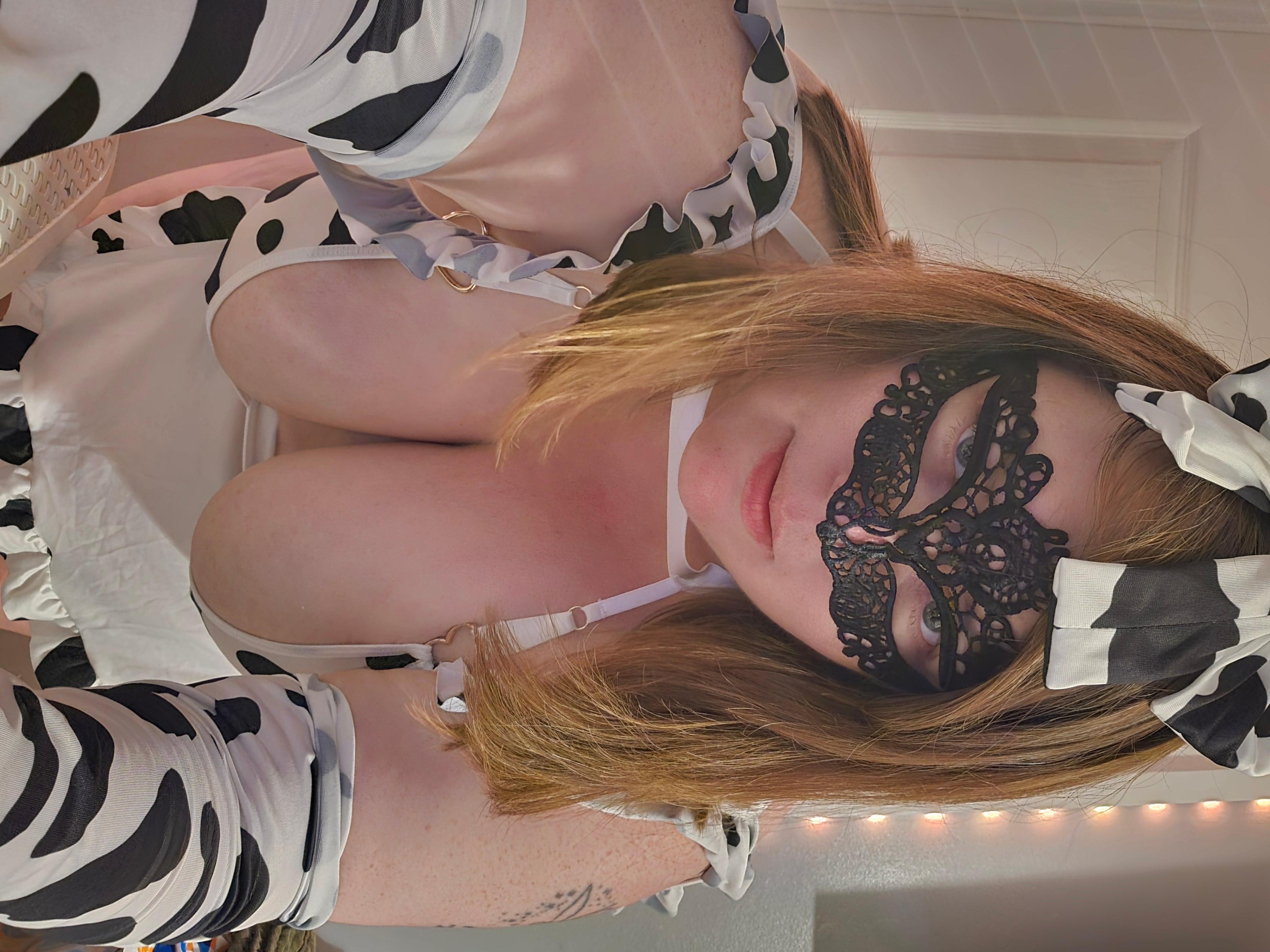 CurvyCate90's Profile
